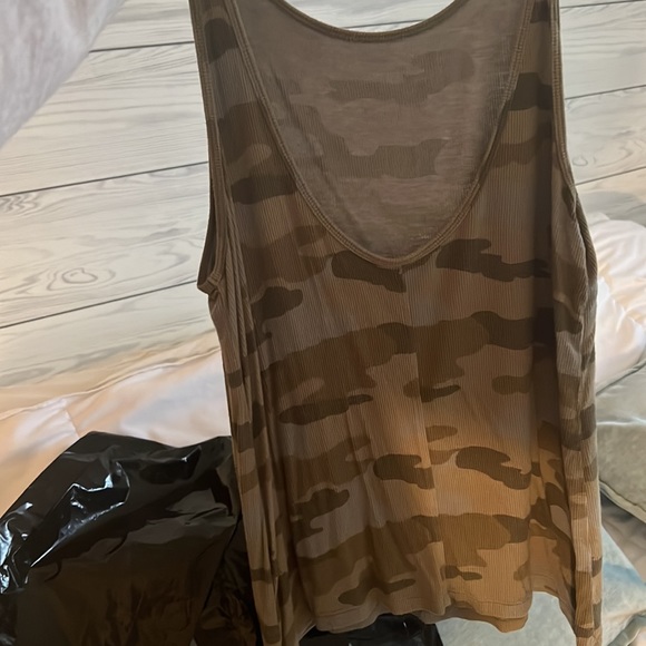 Tank - Picture 2 of 3